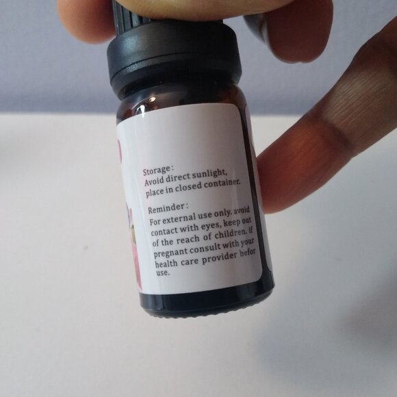 Therapeutic Grade Essential Oil - Rose Scent - Picture 4 of 7
